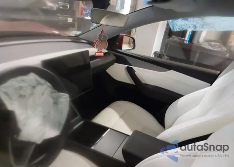 2026 Tesla Model Y Long Range Dual Motor All-Wheel Drive/Long Range Launch Series из США, поврежденный, VIN 7SAYGDEE7TA390403